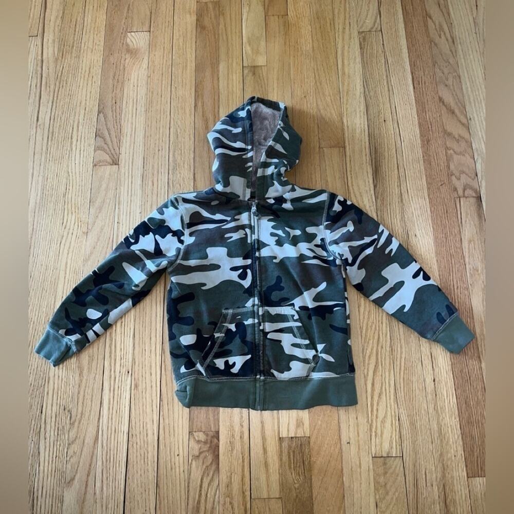 LL BEAN KIDS “CAMO” FULL ZIP “HOODIE”WITH SHERPA LINING SIZE 6X/7 MINT